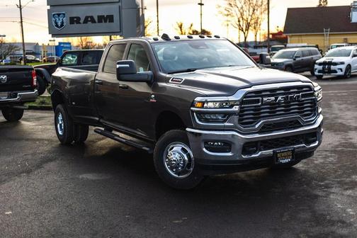 2026 RAM 3500 Tradesman Crew Cab 4x4 8' Box