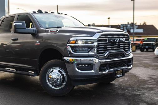 2026 RAM 3500 Tradesman Crew Cab 4x4 8' Box