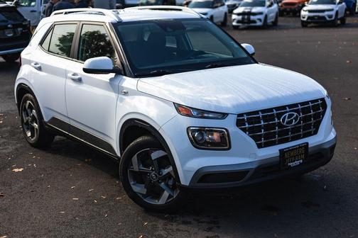 2022 Hyundai VENUE SEL