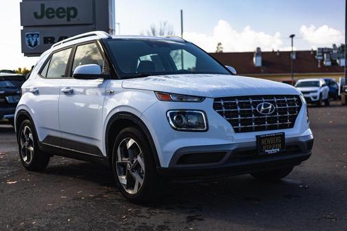 2022 Hyundai VENUE SEL