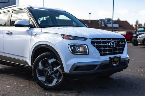 2022 Hyundai VENUE SEL