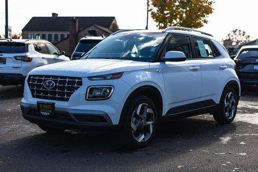 2022 Hyundai VENUE SEL