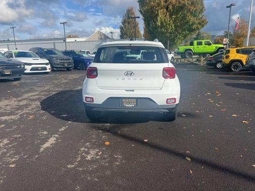 2022 Hyundai VENUE SEL