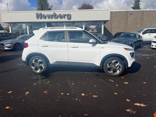 2022 Hyundai VENUE SEL