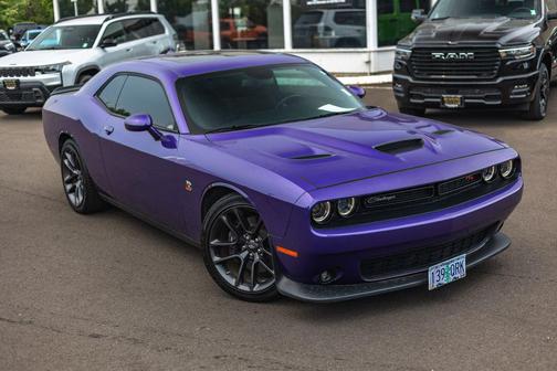 Plum Crazy Pearlcoat 2023 Dodge Challenger R/T Scat Pack