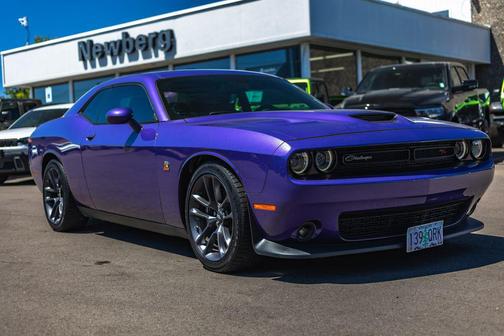 Plum Crazy Pearlcoat 2023 Dodge Challenger R/T Scat Pack