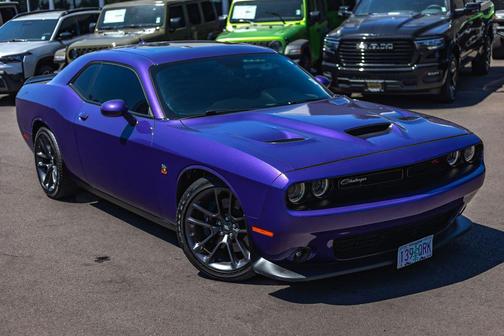Plum Crazy Pearlcoat 2023 Dodge Challenger R/T Scat Pack