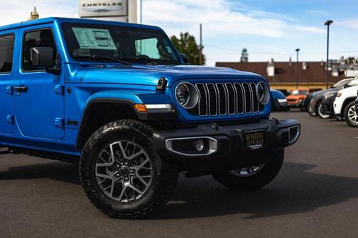 2025 Jeep Wrangler 4-Door Sahara 4x4