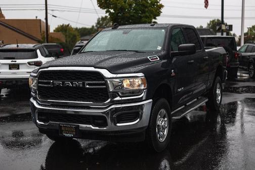2020 RAM 2500 Tradesman Crew Cab 4X4 6'4' Box