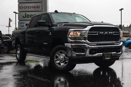 2020 RAM 2500 Tradesman Crew Cab 4X4 6'4' Box
