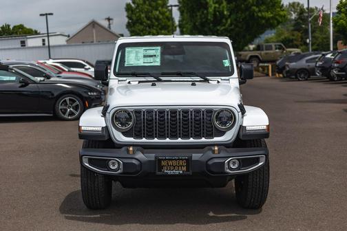 Bright White Clearcoat 2026 Jeep Gladiator 85th Anniversary Edition 4x4