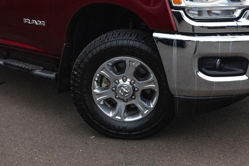 2021 RAM 2500 Big Horn Crew Cab 4x4 8' Box