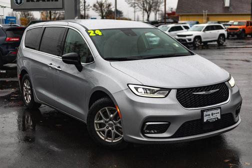 Silver Mist Clearcoat 2024 Chrysler Pacifica Touring L