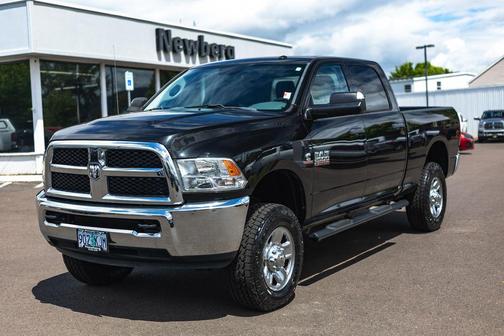 Brilliant Black Crystal Pearlcoat 2017 RAM 2500 Tradesman Crew Cab 4x4 6'4' Box