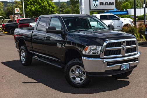 Brilliant Black Crystal Pearlcoat 2017 RAM 2500 Tradesman Crew Cab 4x4 6'4' Box