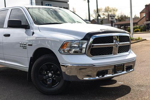 Bright White Clearcoat 2022 RAM 1500 Classic SLT