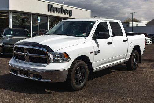 Bright White Clearcoat 2022 RAM 1500 Classic SLT