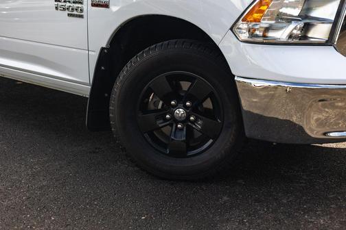 Bright White Clearcoat 2022 RAM 1500 Classic SLT