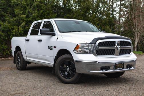 Bright White Clearcoat 2022 RAM 1500 Classic SLT