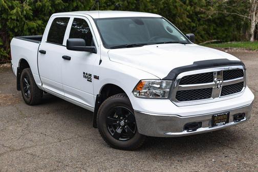 Bright White Clearcoat 2022 RAM 1500 Classic SLT
