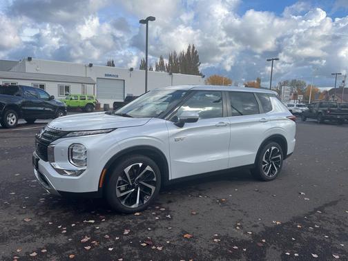 2023 Mitsubishi Outlander PHEV SE S-AWC