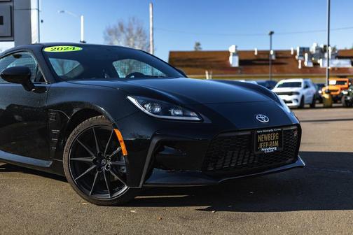 2024 Toyota GR86 Premium