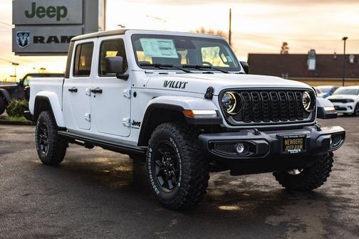 Bright White Clearcoat 2026 Jeep Gladiator Willys 4x4