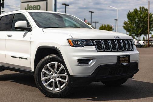 2022 Jeep Grand Cherokee Laredo