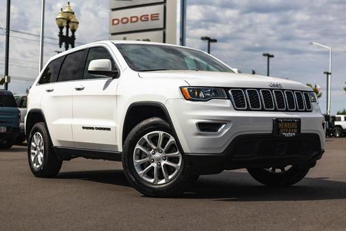 2022 Jeep Grand Cherokee Laredo