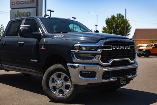 2025 RAM 2500 Big Horn Crew Cab 4x4 8' Box