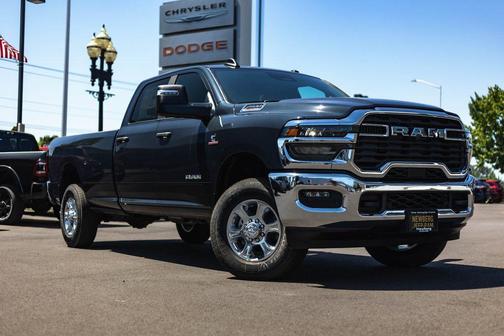 2025 RAM 2500 Big Horn Crew Cab 4x4 8' Box