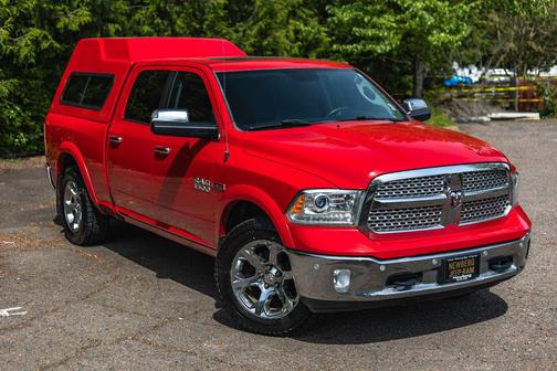 Flame Red Clearcoat 2016 RAM 1500 Laramie