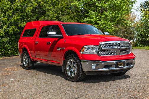 Flame Red Clearcoat 2016 RAM 1500 Laramie