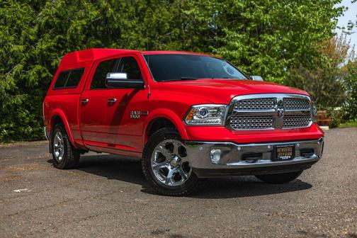 Flame Red Clearcoat 2016 RAM 1500 Laramie