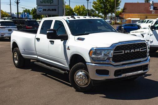 2024 RAM 3500 Tradesman Crew Cab 4x4 8' Box