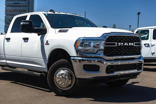 2024 RAM 3500 Tradesman Crew Cab 4x4 8' Box