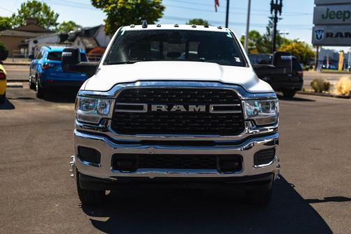 2024 RAM 3500 Tradesman Crew Cab 4x4 8' Box