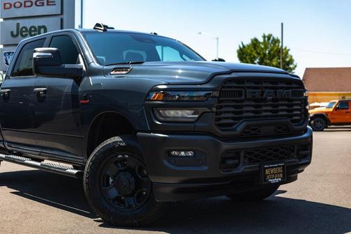 2025 RAM 2500 Tradesman Crew Cab 4x4 6'4' Box