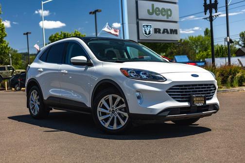 Star White Metallic Tri-Coat 2021 Ford Escape Titanium