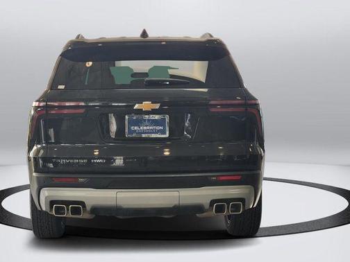 Mosaic Black Metallic 2025 Chevrolet Traverse LT