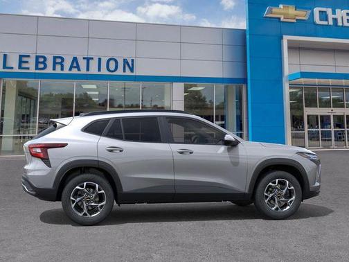 Sterling Gray Metallic 2026 Chevrolet Trax LT