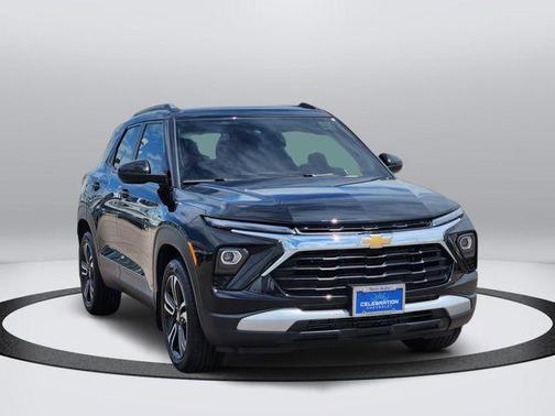 Mosaic Black Metallic 2025 Chevrolet Trailblazer LT