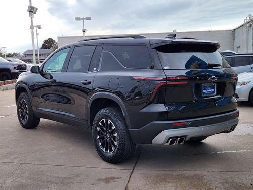 Mosaic Black Metallic 2025 Chevrolet Traverse Z71