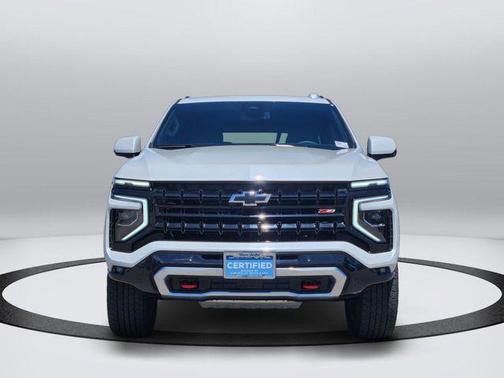 Iridescent Pearl Tricoat 2025 Chevrolet Suburban Z71