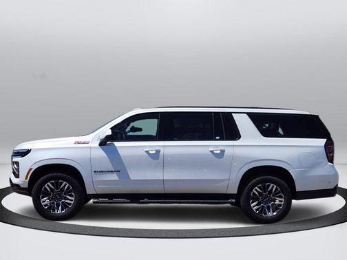 Iridescent Pearl Tricoat 2025 Chevrolet Suburban Z71
