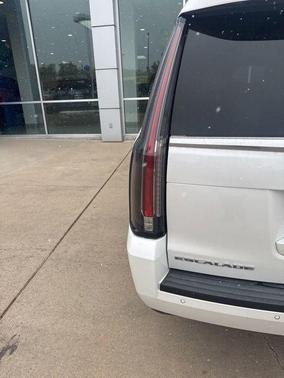 Crystal White Tri-Coat 2019 Cadillac Escalade ESV Platinum