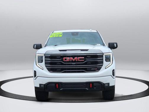 Summit White 2024 GMC Sierra 1500 AT4