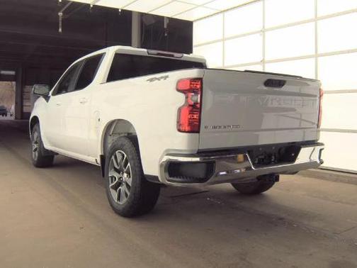 Summit White 2024 Chevrolet Silverado 1500 LT