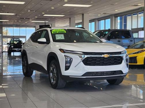 2025 Chevrolet Trax LT