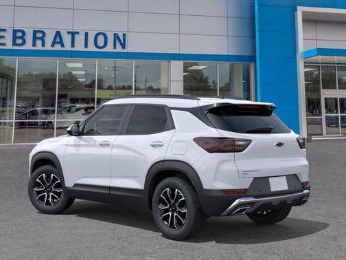 Iridescent Pearl Tricoat 2026 Chevrolet Trailblazer ACTIV